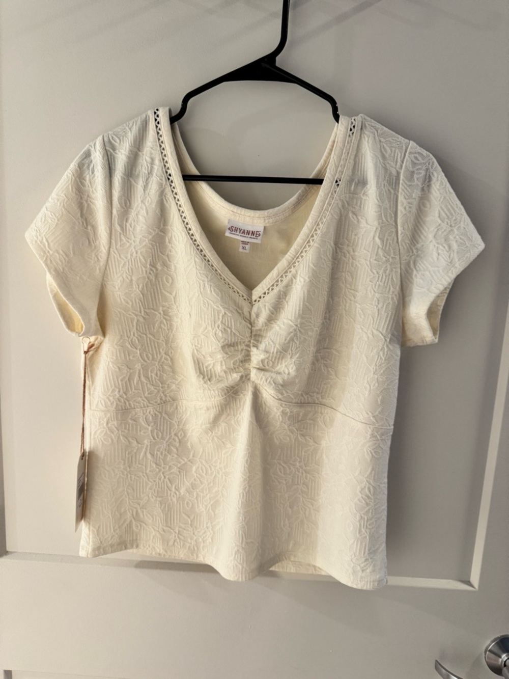 Shyanne Cream V-Neck Short Sleeve Top with Ruched Front